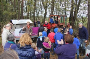 Er waren veel kinderen om te helpen